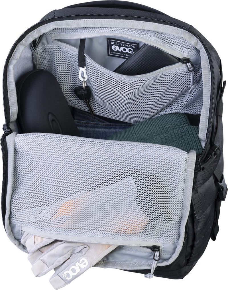 401318905-TRAVEL-BACKPACK-22-dt05